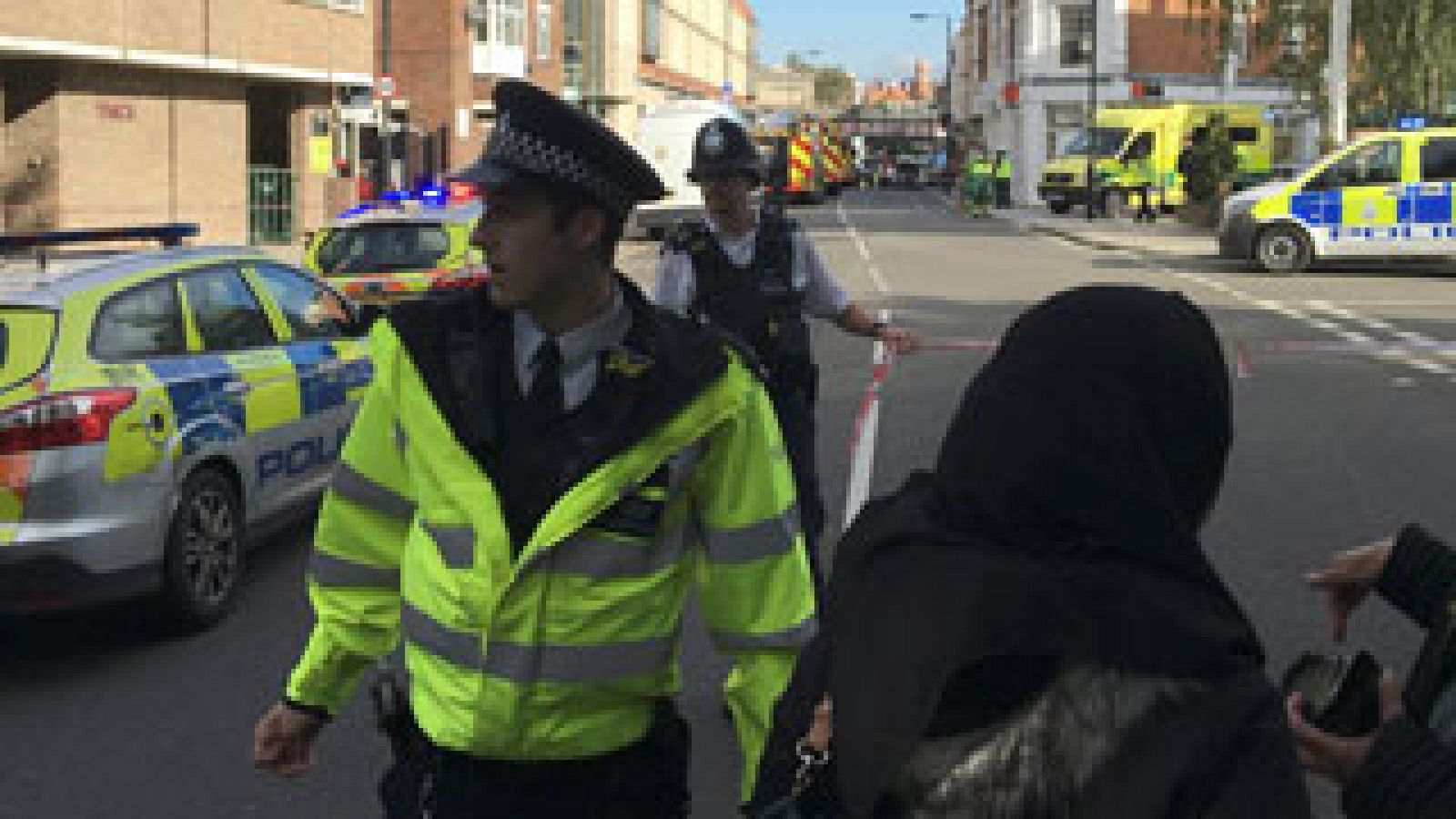 Informativo 24h: La Policía investiga la explosión en el metro de Londres como un acto terrorista | RTVE Play