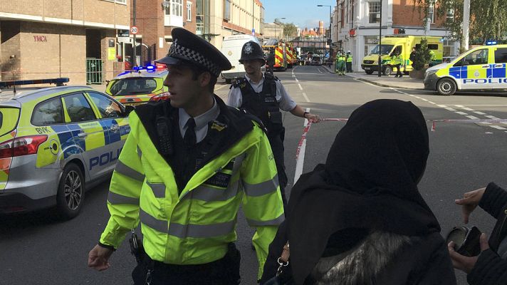 Informativo 24h - La Policía investiga la explosión en el metro de Londres como un acto terrorista
