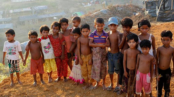 Más de 200.000 niños rohinyás sobreviven en Bangladesh tras huir de Birmania