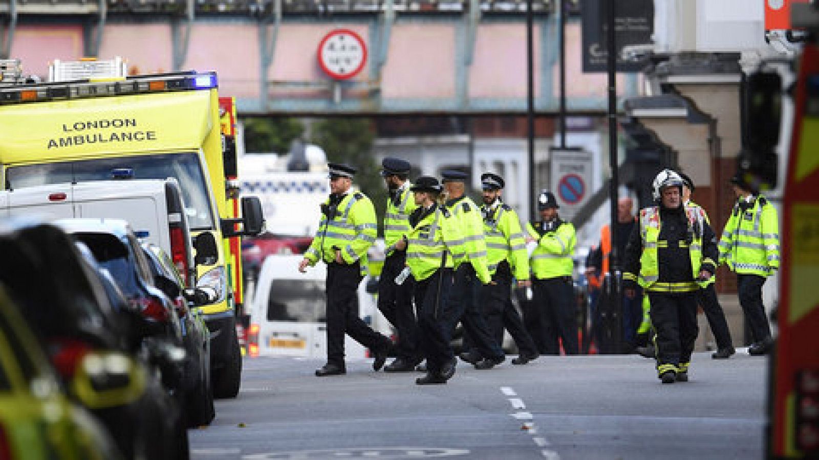 Telediario 1: Un joven de 18 años detenido en relación con el atentado en el metro de Londres | RTVE Play