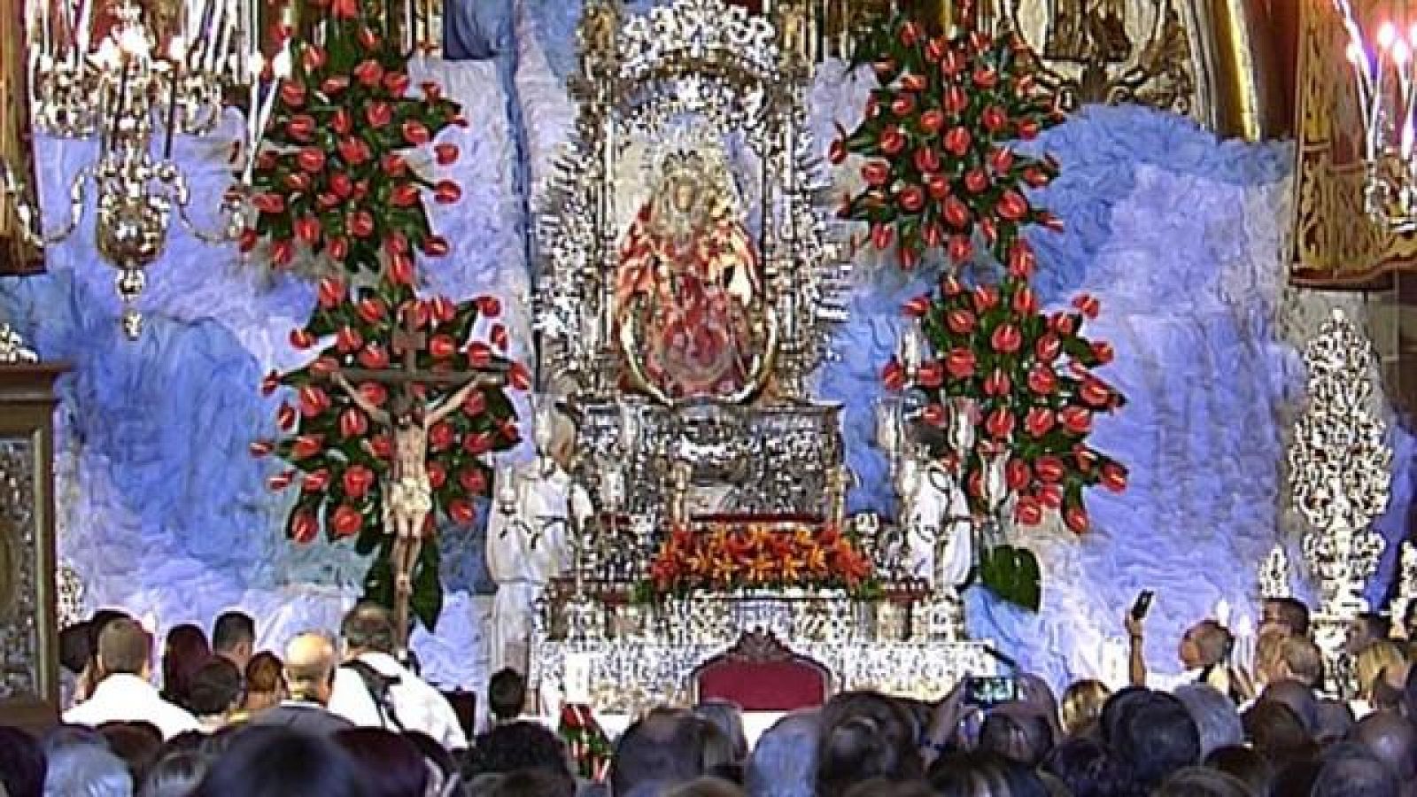 Especiales TVE Canarias : Bajada de la Virgen del Pino de su camarín - 05/09/2017 | RTVE Play