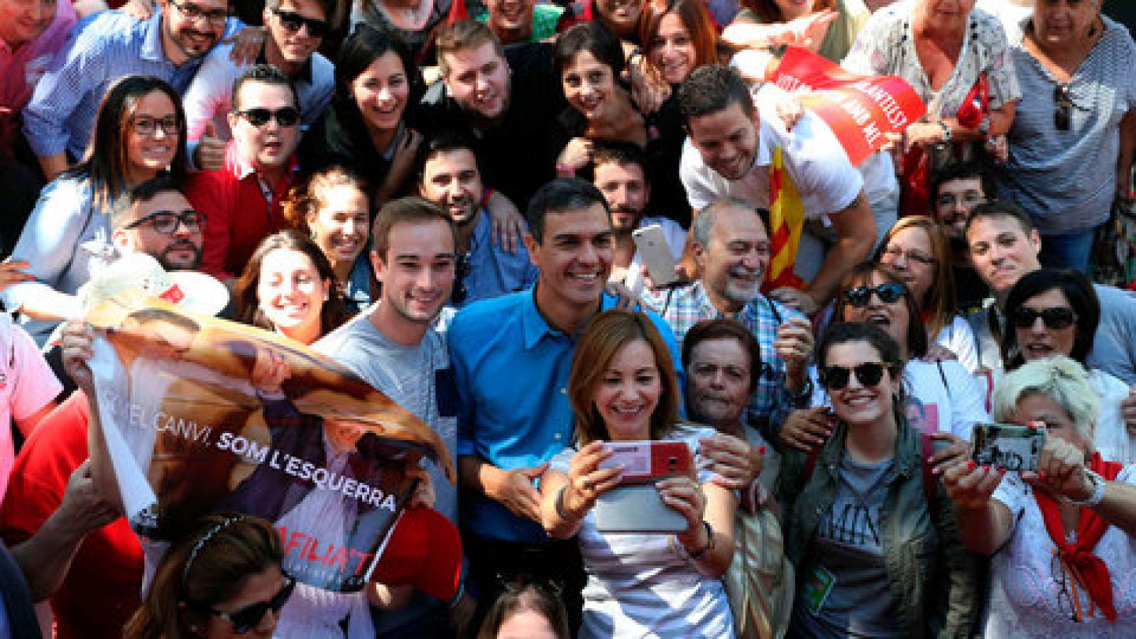Telediario 1: Pedro Sánchez apoya a los alcaldes socialistas catalanes que no respaldan el referéndum del 1-O | RTVE Play