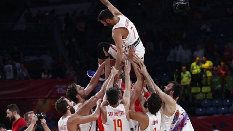El bronce logrado en el Eurobasket 2017 es el broche perfecto para la despedida de Juan Carlos Navarro con la selección. Se va el capitán de la mejor generación de la historia del baloncesto español.