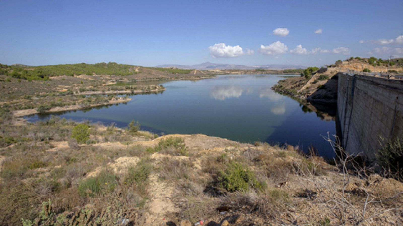 El tiempo: Las temperaturas suben en el interior y Canarias. Baleares en riesgo por lluvia y tormentas    | RTVE Play