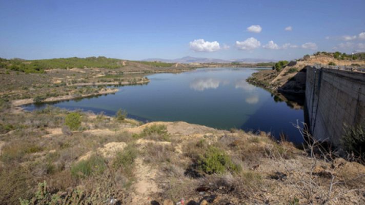 Las temperaturas suben en el interior y Canarias. Baleares en riesgo por lluvia y tormentas   