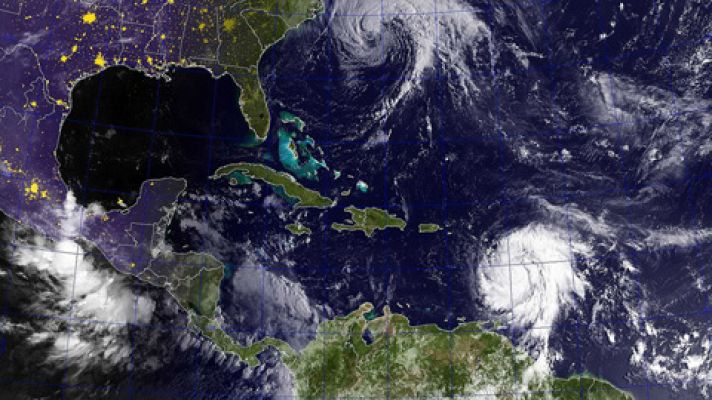 El huracán María llega al Caribe y alcanza la categoría 5