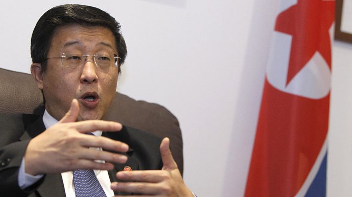  - España expulsa al embajador de Corea del Norte