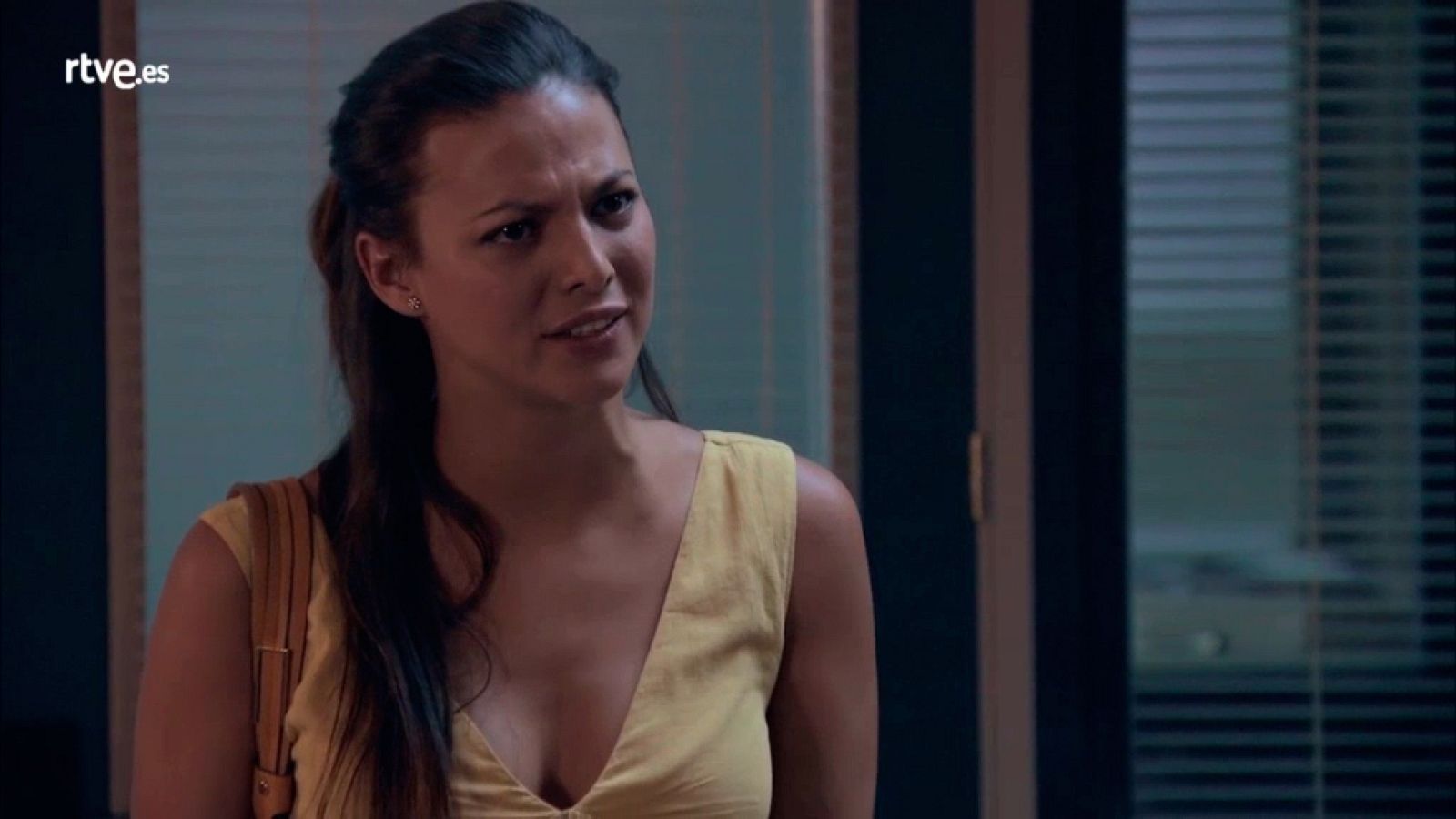 Servir y proteger - Lola a Bremón: "Déjame en paz"