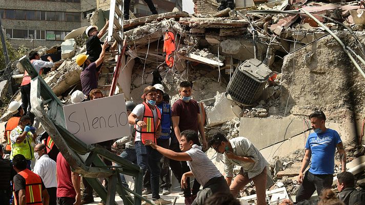 La noche en 24h - Caos en México tras un fuerte terremoto de magnitud 7,1 en el centro del país