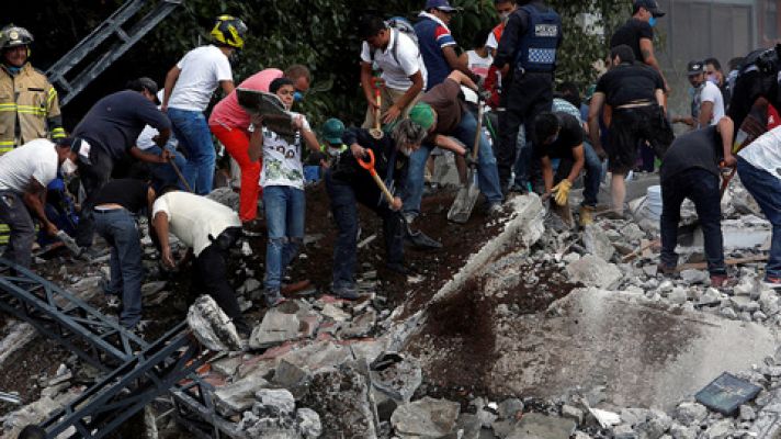 México busca a los atrapados por el terremoto 
