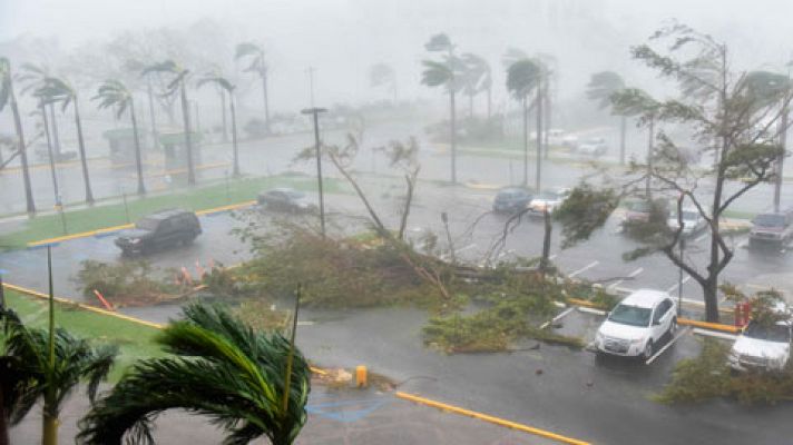 El huracán María impacta en la costa portorriqueña