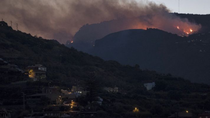 Un incendio en Gran Canaria arrasa más de 2.000 hectáreas 