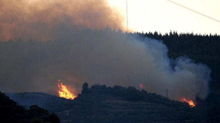 Aumentan a 800 las personas desalojadas por el incendio de Gran Canaria