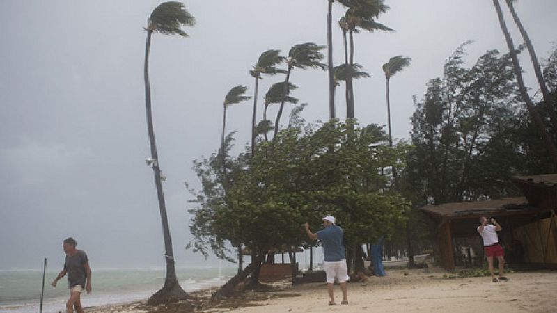 Huracán María - El huracán María recupera potencia al acercarse a República Dominicana