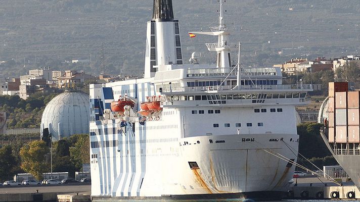 Telediario 1 - Los estibadores de Barcelona deciden no asistir a un crucero fletado por Interior para alojar refuerzos policiales por el 1-O