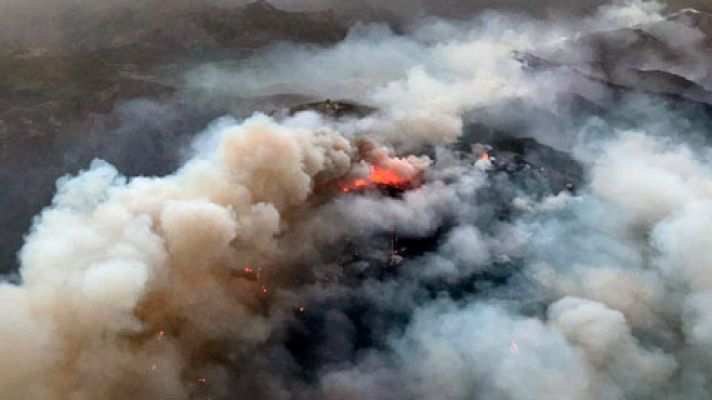 Regresan a sus casas parte de los 800 evacuados por el incendio de Gran Canaria que ha calcinado 2.000 hectáreas