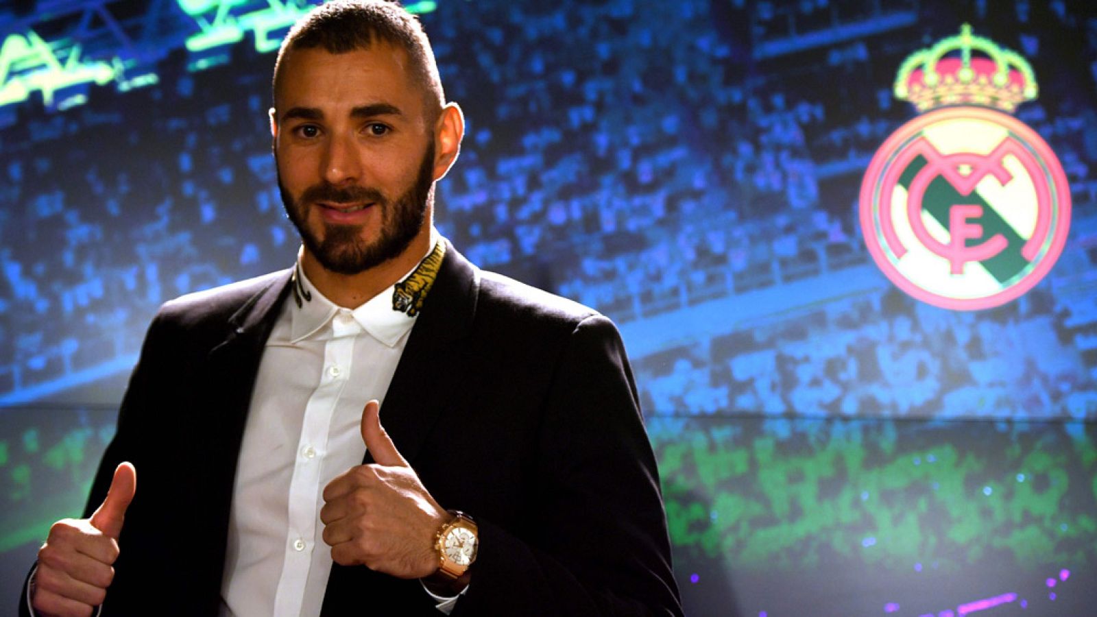 El delantero del Real Madrid Karim Benzema ha dicho que aunque están a siete puntos del Barça, el equipo está unido. El francés ha renovado con el club blanco hasta 2021.