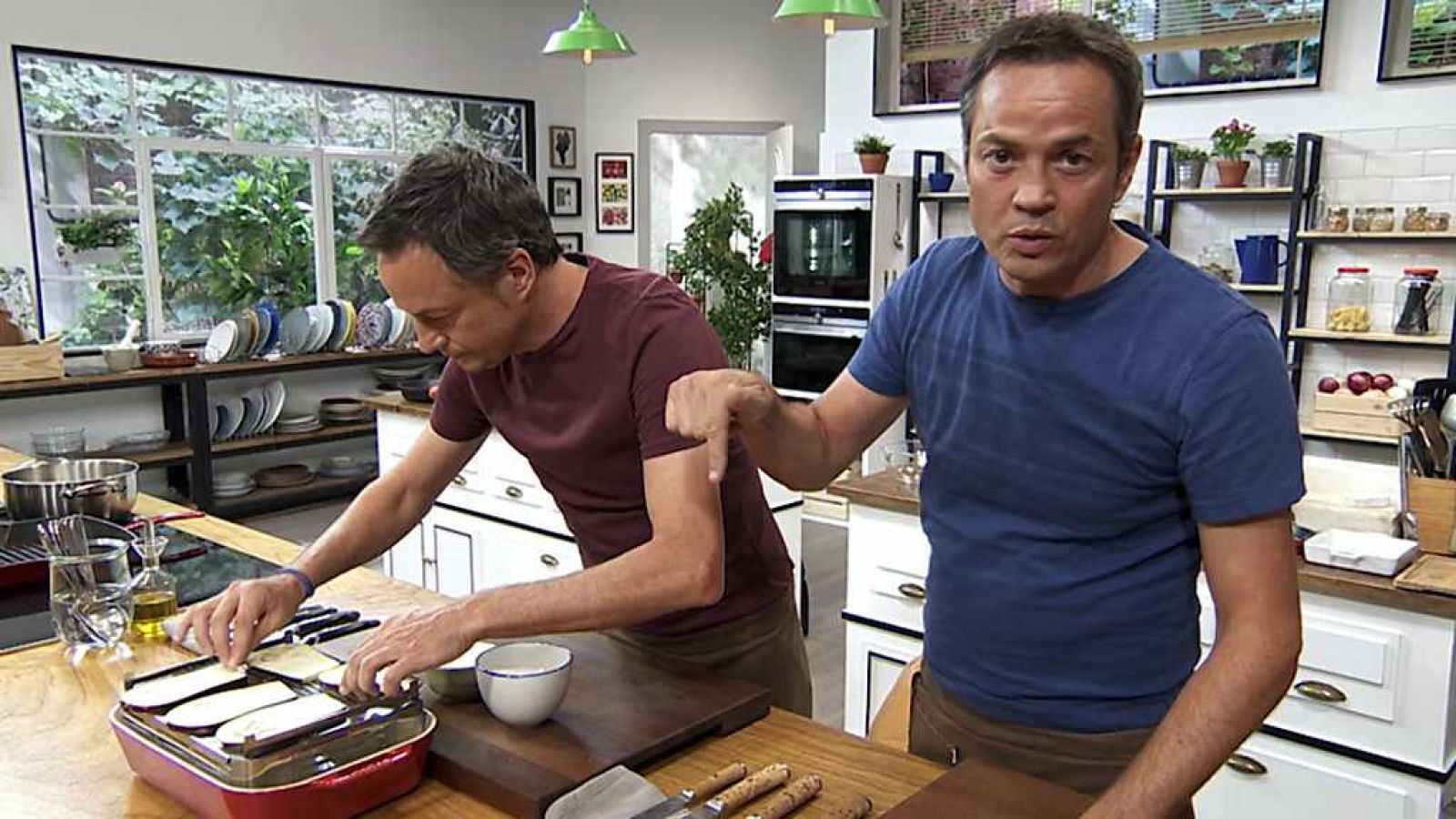 Torres en la cocina - Canelones de verdura y salmonete en escabeche - ver ahora