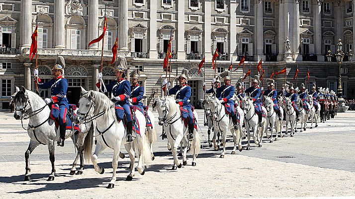 - Relevo solemne de la Guardia Real (HDR)