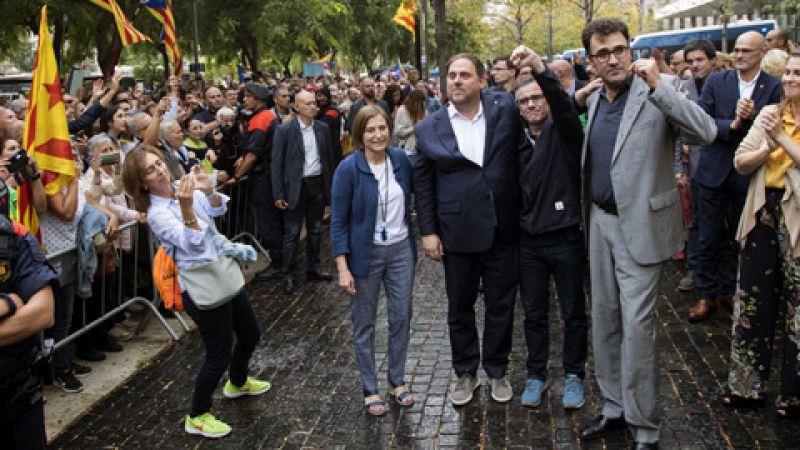 El juez deja en libertad con cargos a todos los detenidos por el referéndum