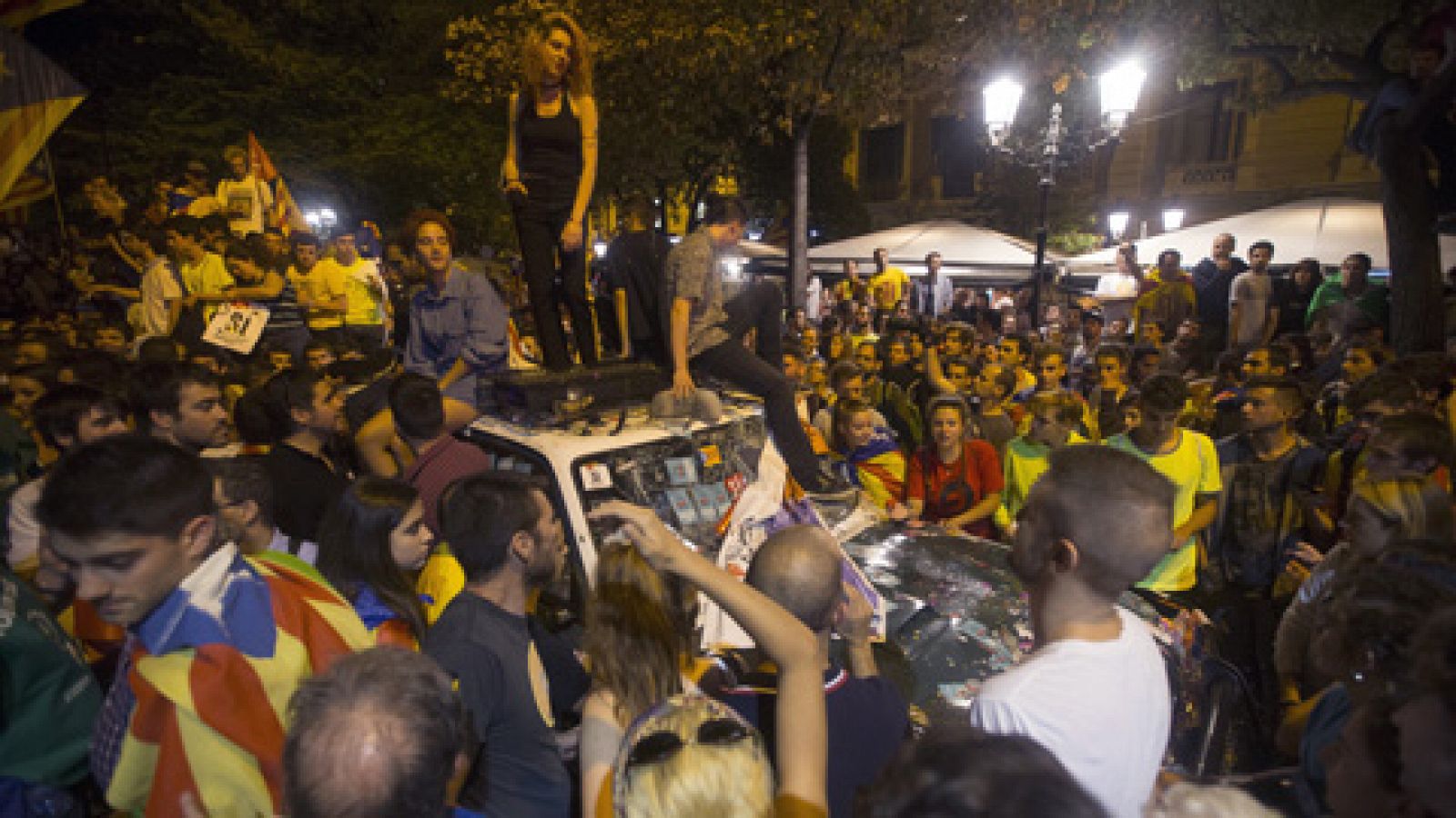 Telediario 1: La Fiscalía presenta una denuncia por sedición por los disturbios en Cataluña | RTVE Play