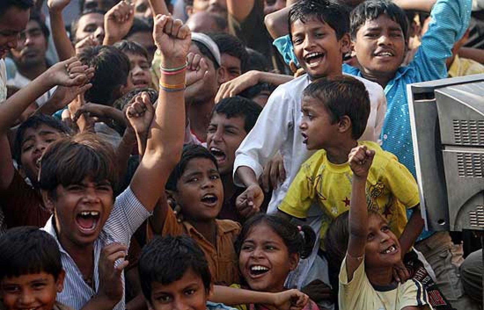 Las celebraciones de 'Slumdog Millionaire' llegan a los suburbios de Bombay