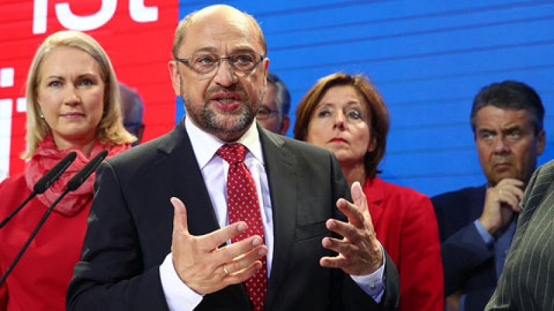 Schulz reconoce la derrota histórica del SPD y anuncia el fin de la coalición con Merkel