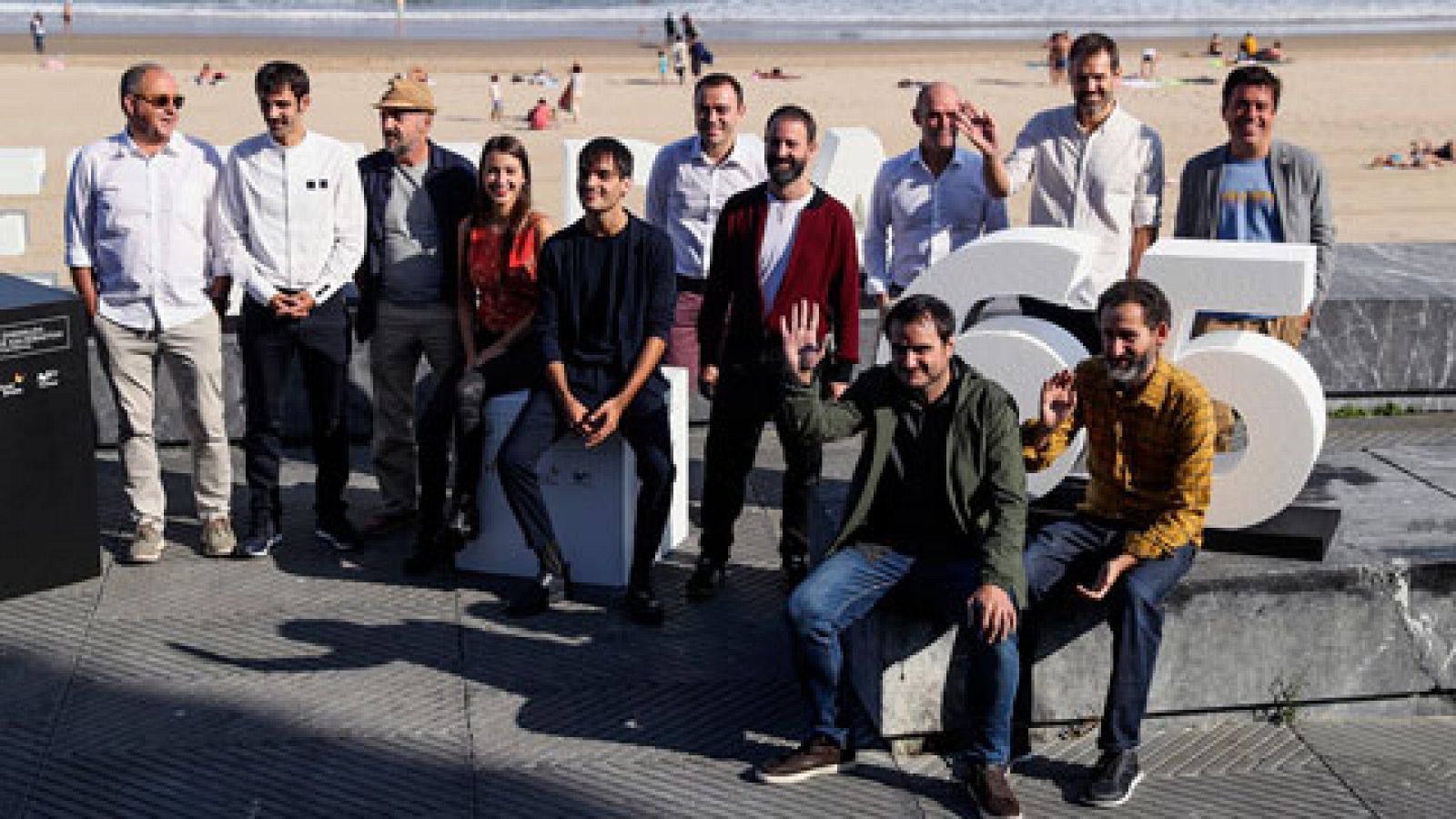 Telediario 1: Los creadores de 'Loreak' presentan en San Sebastián 'Handia', una película de época sobre el gigante de Altzo | RTVE Play