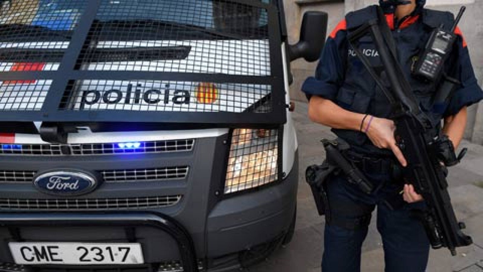 Informativo 24h: El Gobierno reúne a los cuerpos policiales para discutir la seguridad del referéndum en Cataluña | RTVE Play