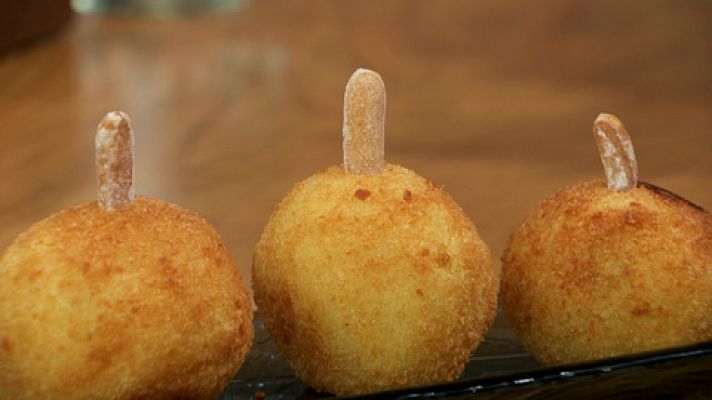 Bombas de pimiento y bacalao