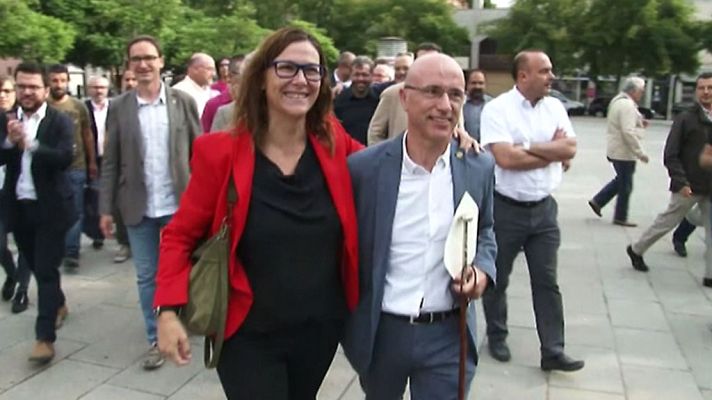 Telediario 1 - Continúan las declaraciones de los alcaldes que firmaron el decreto de colaboración con el 1 de Octubre