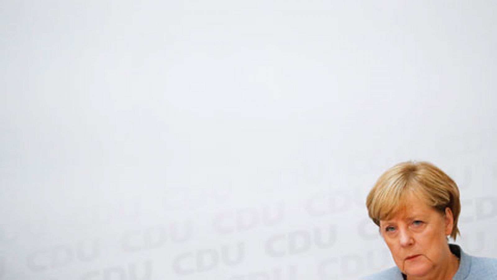 Telediario 1: Merkel gana sin mayoría absoluta y deberá buscar socios de gobierno | RTVE Play