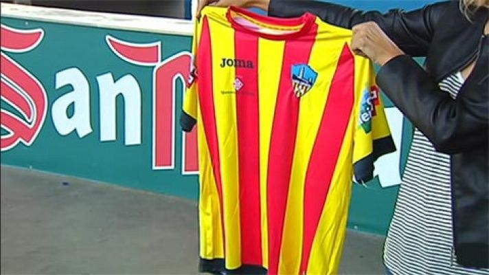 El árbitro no permite al Lleida jugar con la camiseta de la senyera