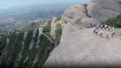 La sardana Tiana a un cim de Montserrat