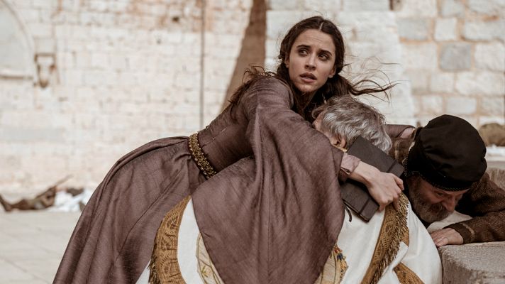 El Ministerio del Tiempo - Lola, Pacino y Alonso salvan a Abraham Levi y al Papa Luna