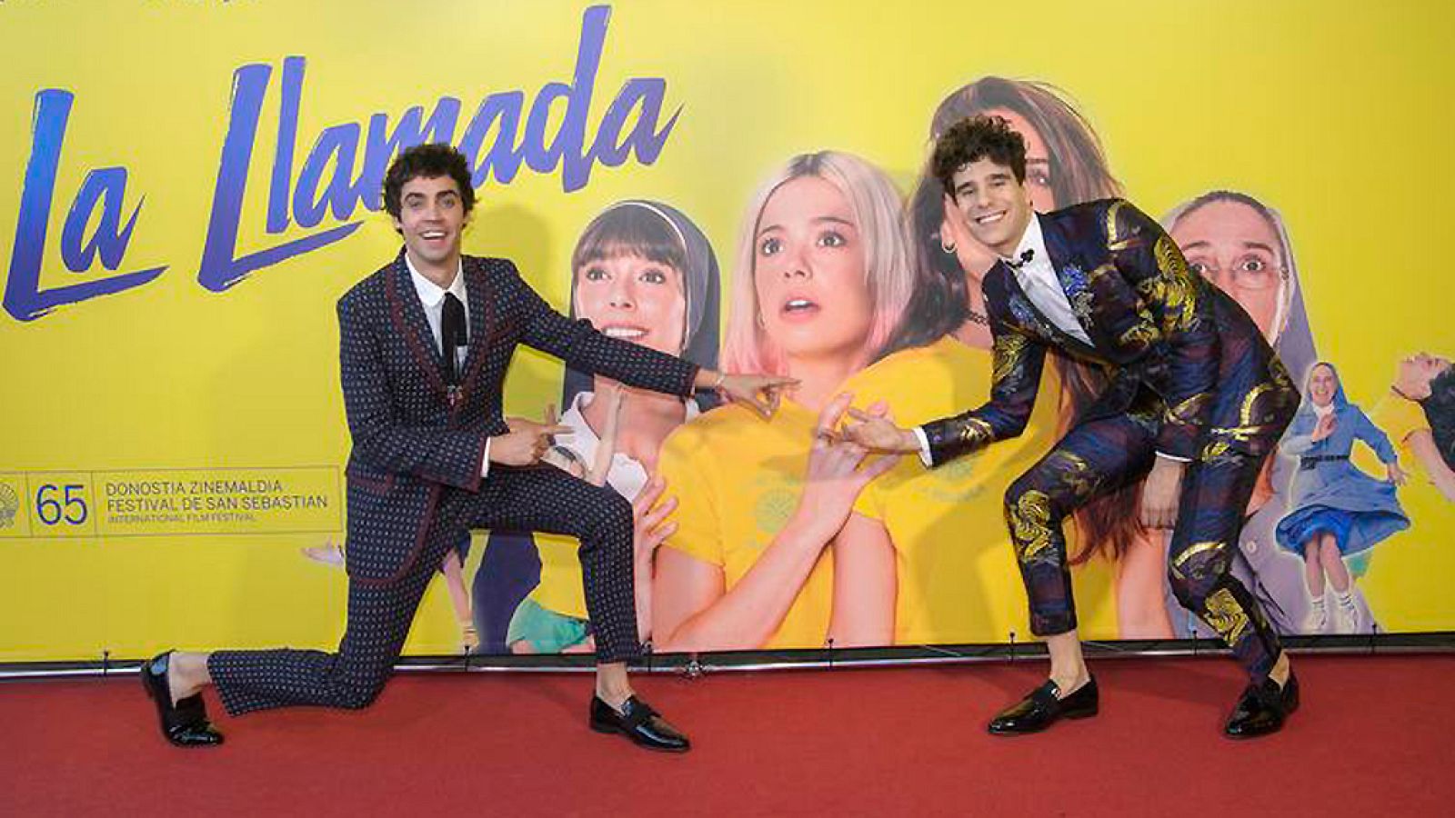 Los Javis ensayan el corte de la tarta nupcial