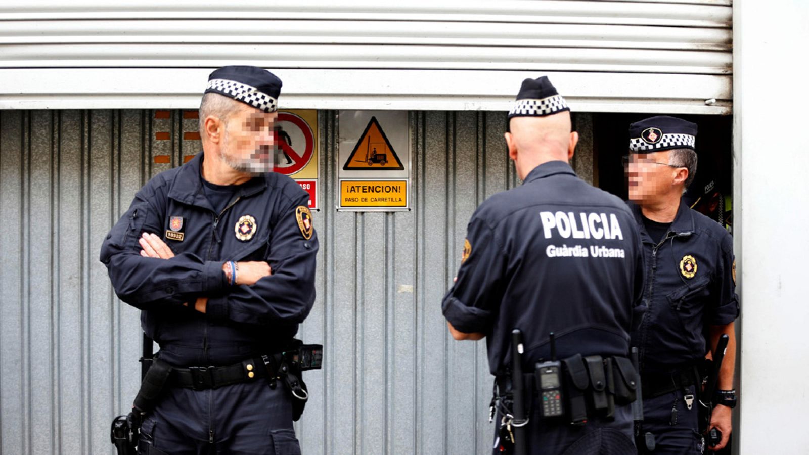 La Guardia Urbana de Barcelona custodia las urnas que se usan en otras elecciones