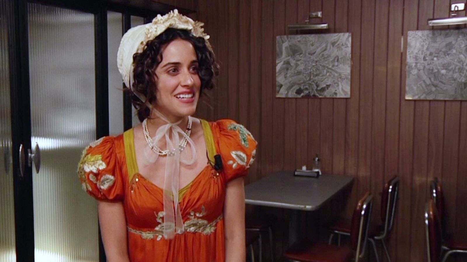 El Ministerio del Tiempo - Macarena García explica cómo será interactuar consigo misma en el juego de Realidad Virtual