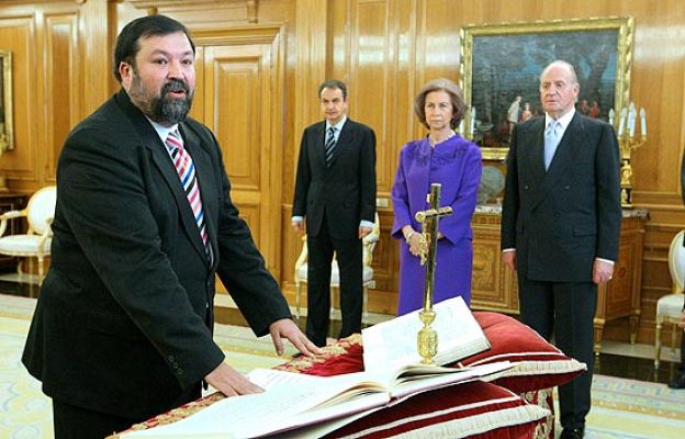  - Caamaño promete su cargo