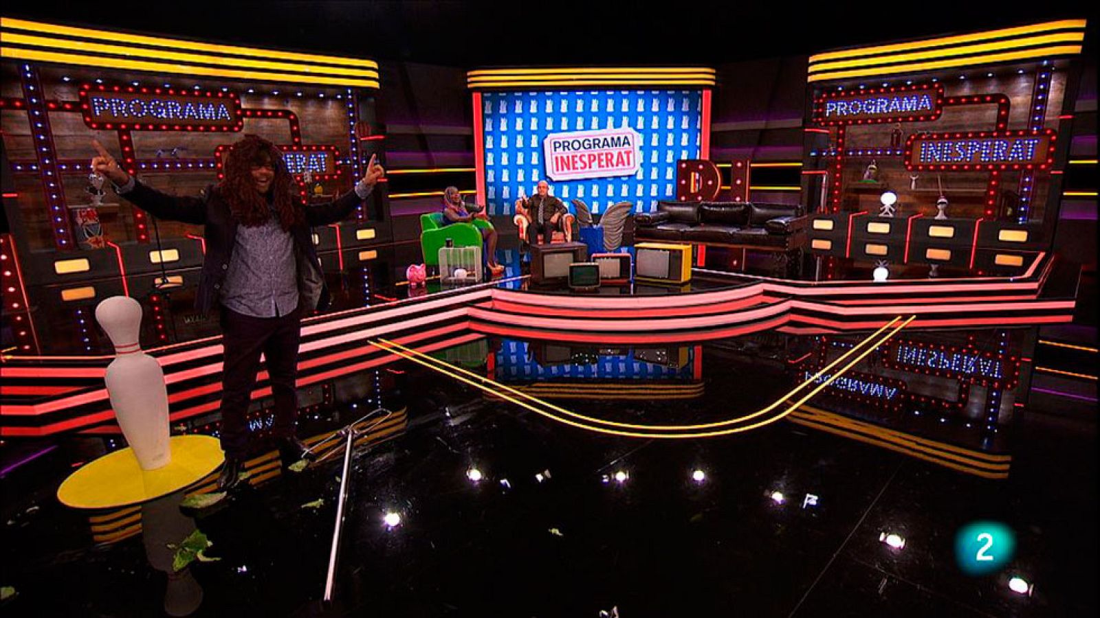 Programa inesperat - Toni acava amb el pal de fregar al cap