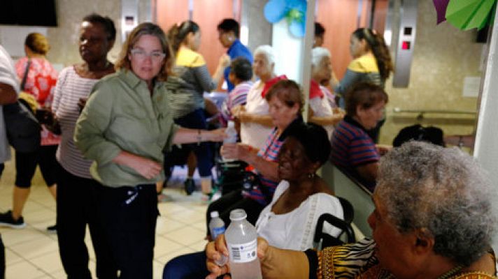 Telediario 1 - Puerto Rico denuncia falta de ayuda