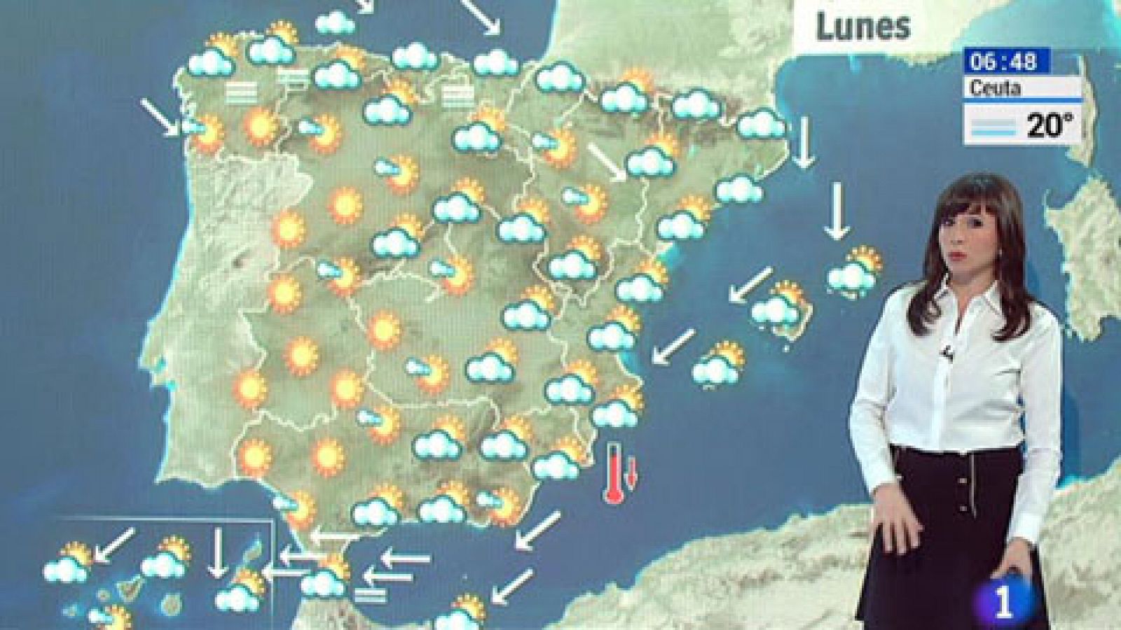 Nubes en el tercio norte peninsular, sol en el resto y Levante en el Estrecho