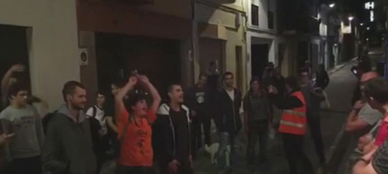 Varios hoteles de Calella echan a 500 policías y guardias civiles que estaban alojados tras el 1-O | Ver