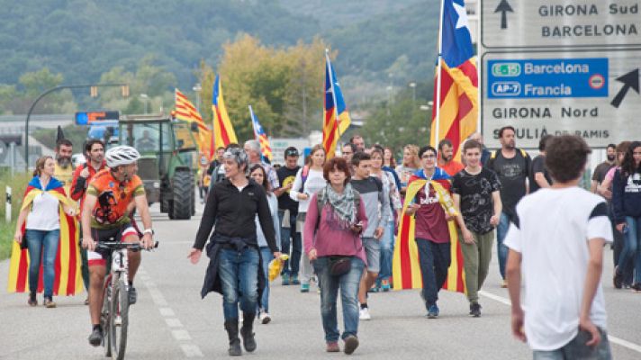 Huelga general en Cataluña con carreteras cortadas y actividad ralentizada en todos los sectores