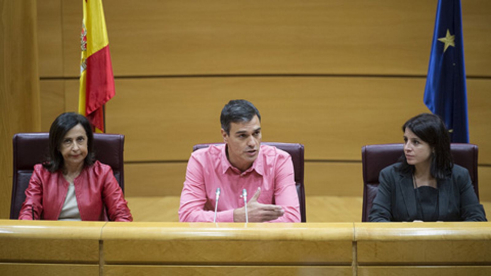 Informativo 24h: El PSOE pedirá la reprobación de Sáenz de Santamaría por las cargas policiales del 1-O  | RTVE Play