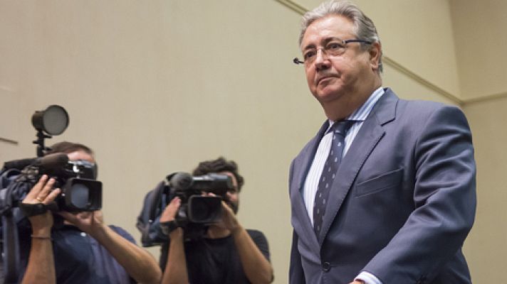 Telediario 1 - Referéndum en Cataluña: El Gobierno ordena a Policía y Guardia Civil que no abandonen los hoteles donde tengan reservas