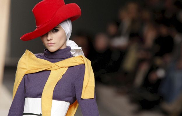 Telediario 1 - Nuevos diseñadores en Cibeles