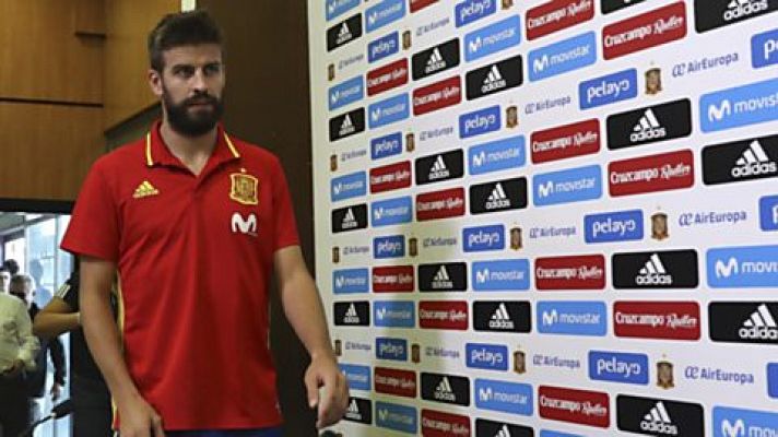 Fútbol - Rueda de prensa de Gerard Piqué