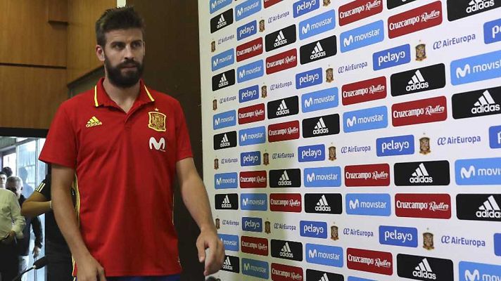 Fútbol - Rueda de prensa de Gerard Piqué