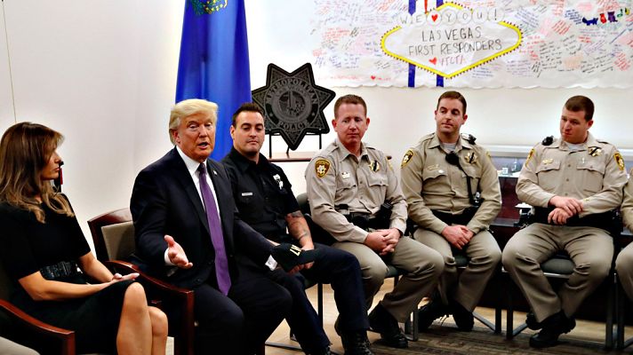 Telediario 1 - Trump visita a los heridos en el tiroteo de Las Vegas